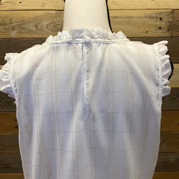 NWT ruffle shoulder sleeveless lightweight neutral layering feminine tank - Picture 6 of 9